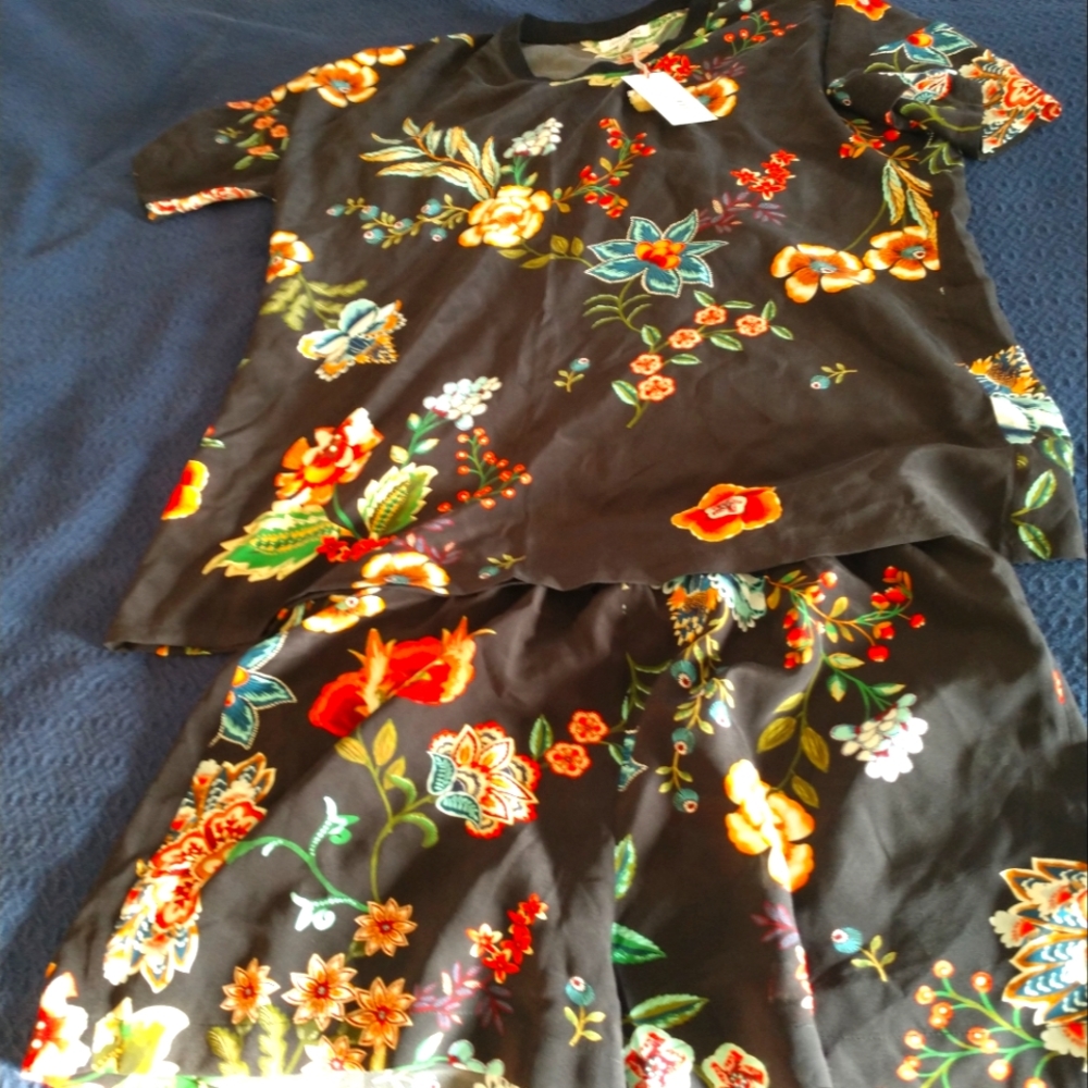 NWT Johnny Was 100% Silk oversized M sleep set